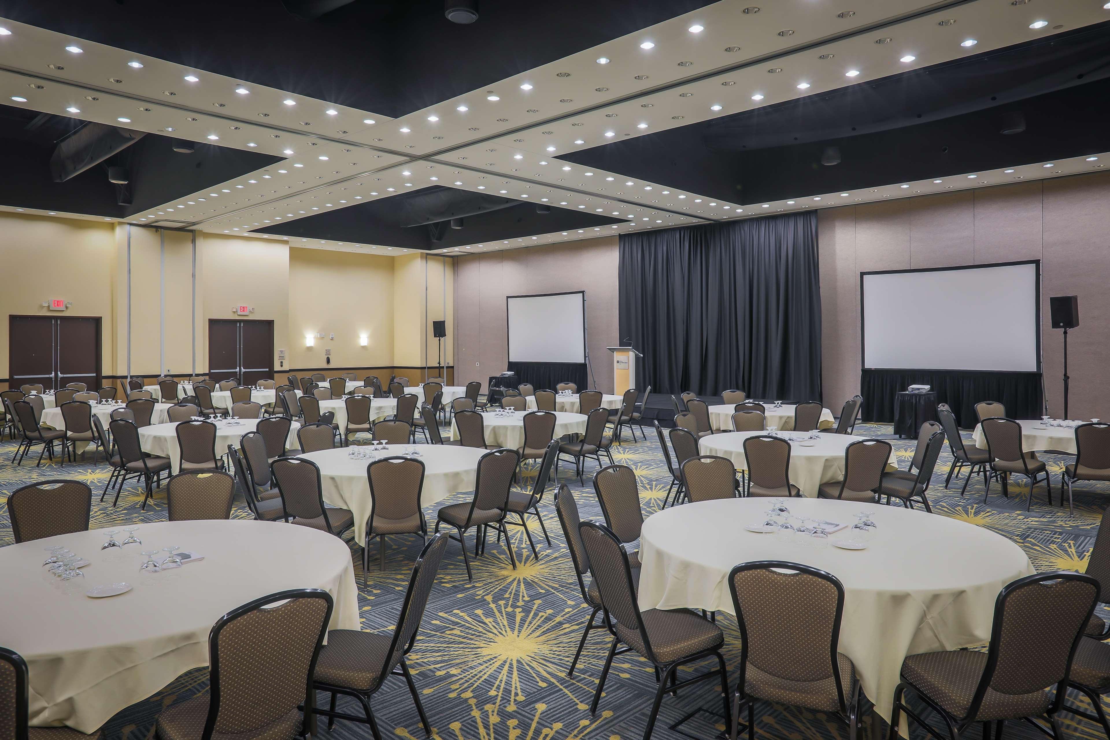 Hilton Garden Inn Fargo Zewnętrze zdjęcie