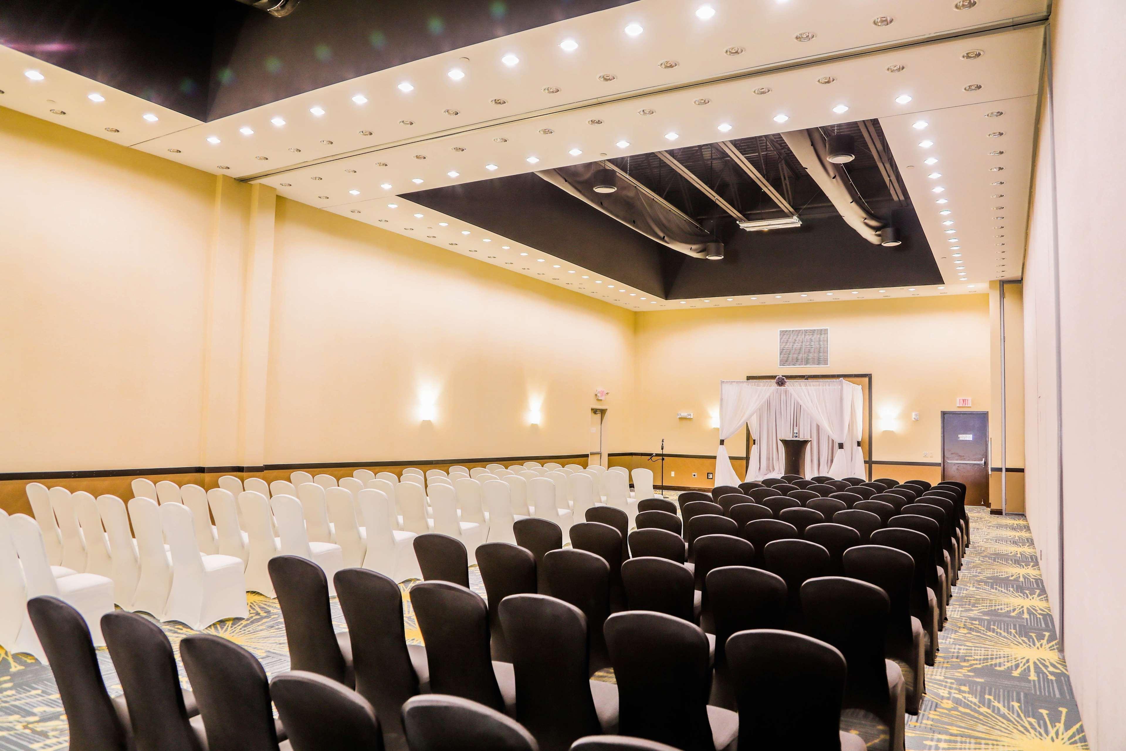 Hilton Garden Inn Fargo Zewnętrze zdjęcie